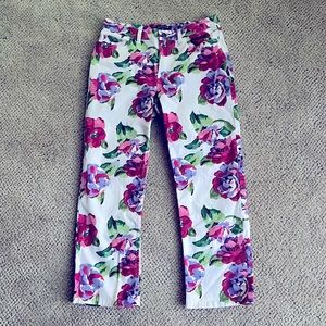 Women’s Nautica flowered 5 pocket jeans. New without tags size 4